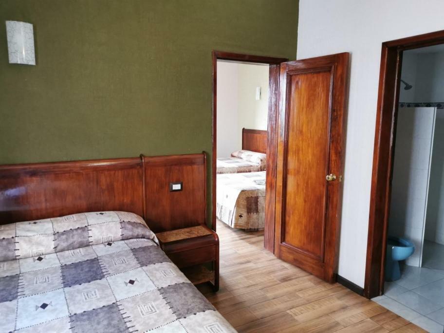 Hotel Salmones 3*