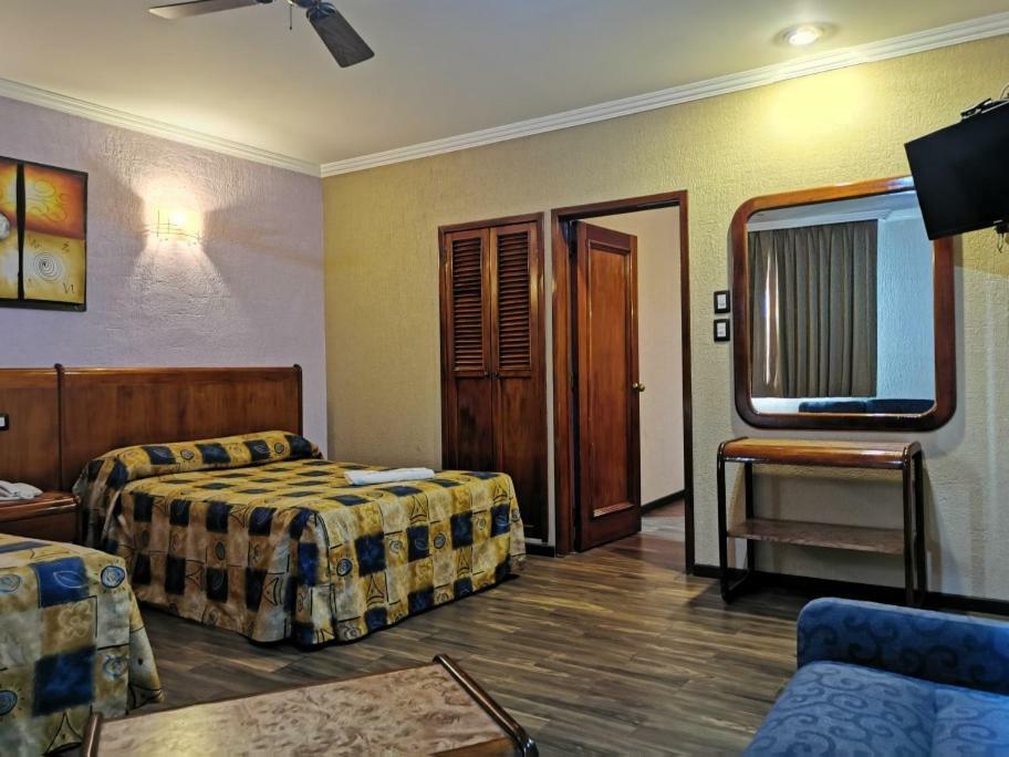 Hotel Salmones 3*